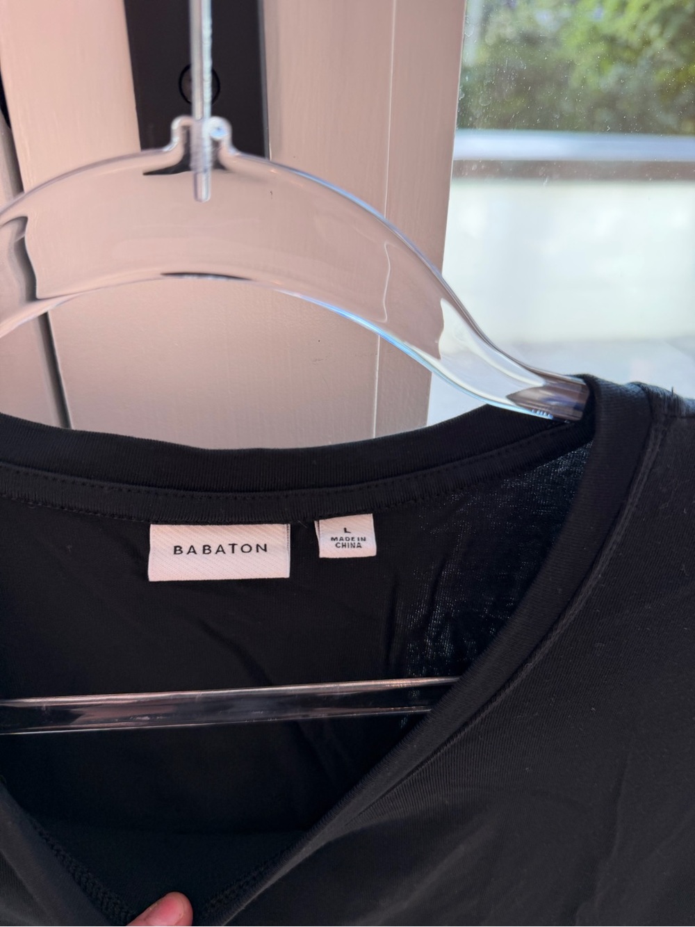 Aritzia Babaton Black Short Sleeve V‑Neck Tee
